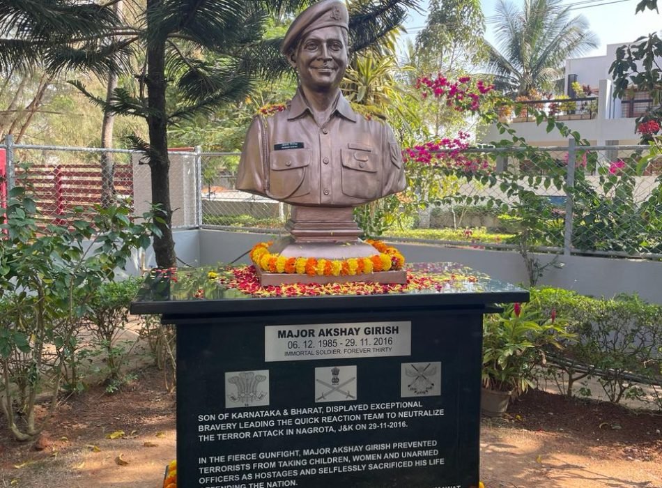Bust by Murtikar Naresh Kumawat